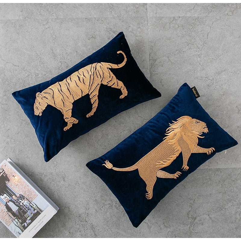 Strong Lion 3D Bronzing Embroidery Decorative Pillow Case